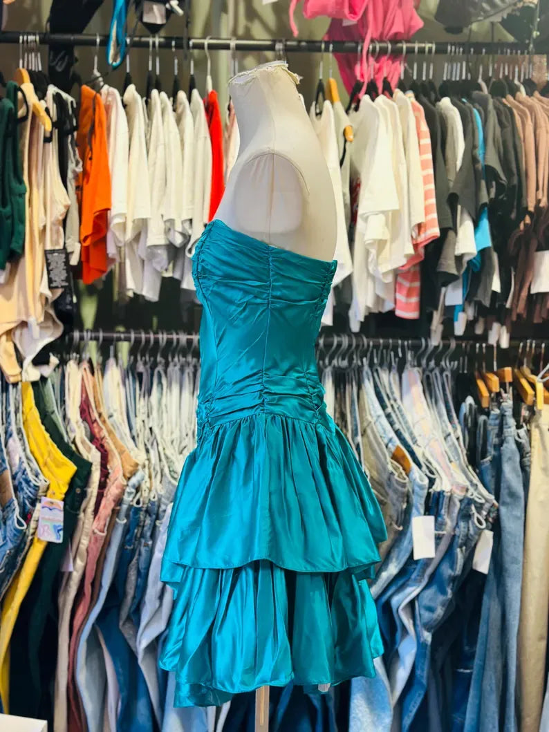 Vintage Strapless Ruffle Hem Party Dress