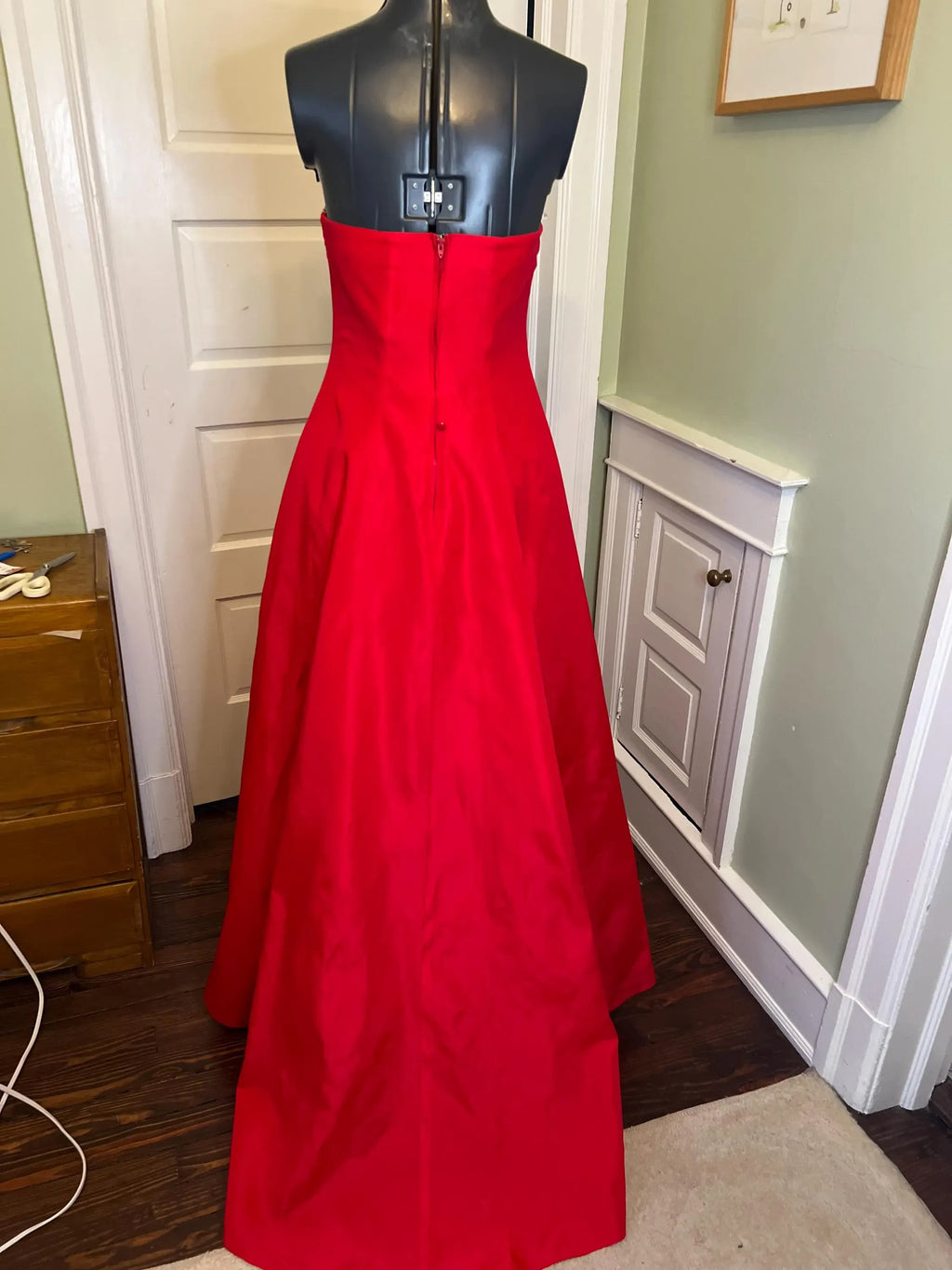 Red Glamorous Vintage A Line Prom Dress For Prom Night With Strapless Silhouette Rhinestone Back And Tulle Layers