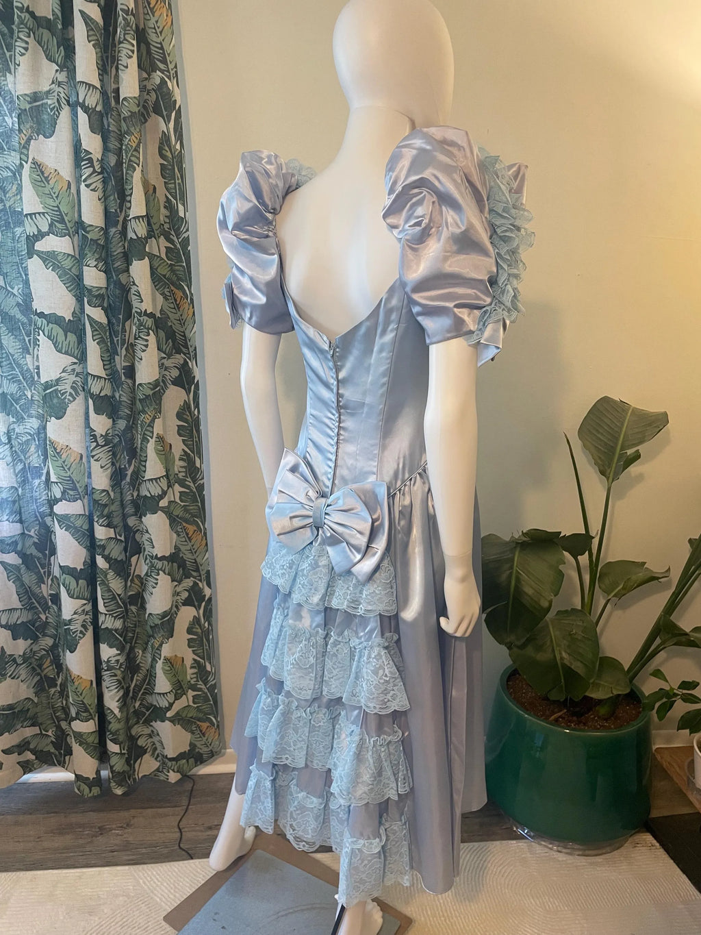 Prom Dress Vintage A Line Sweetheart Puffed Sleeve Lace Satin Light Blue Midi For Romantic Fashion Lovers