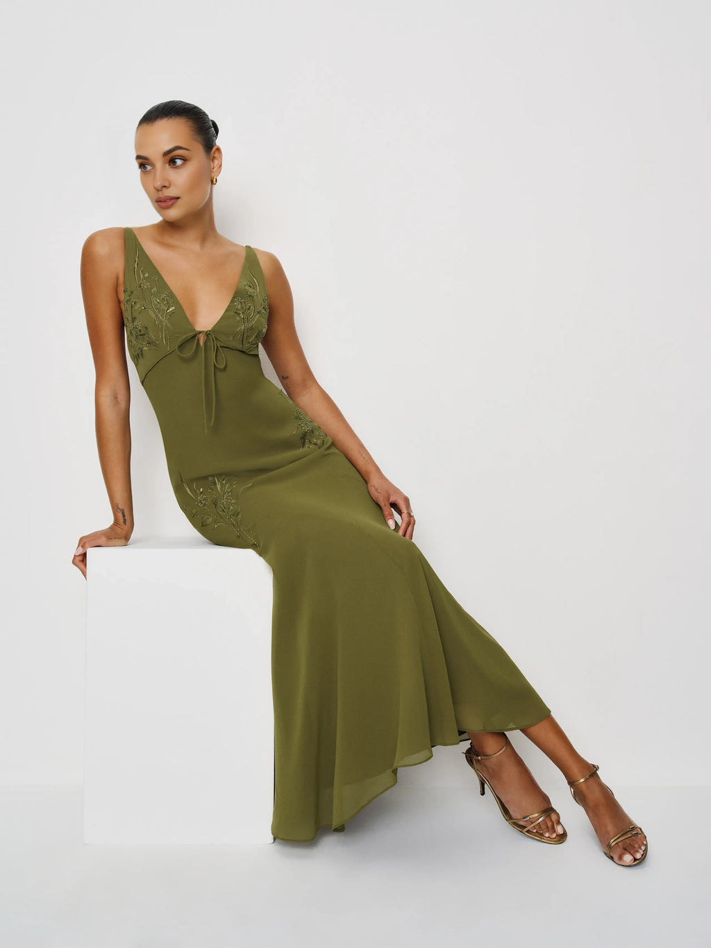 Vintage Mermaid V Neck Regular Straps Floral Applique Backless Moss Midi Prom Dress