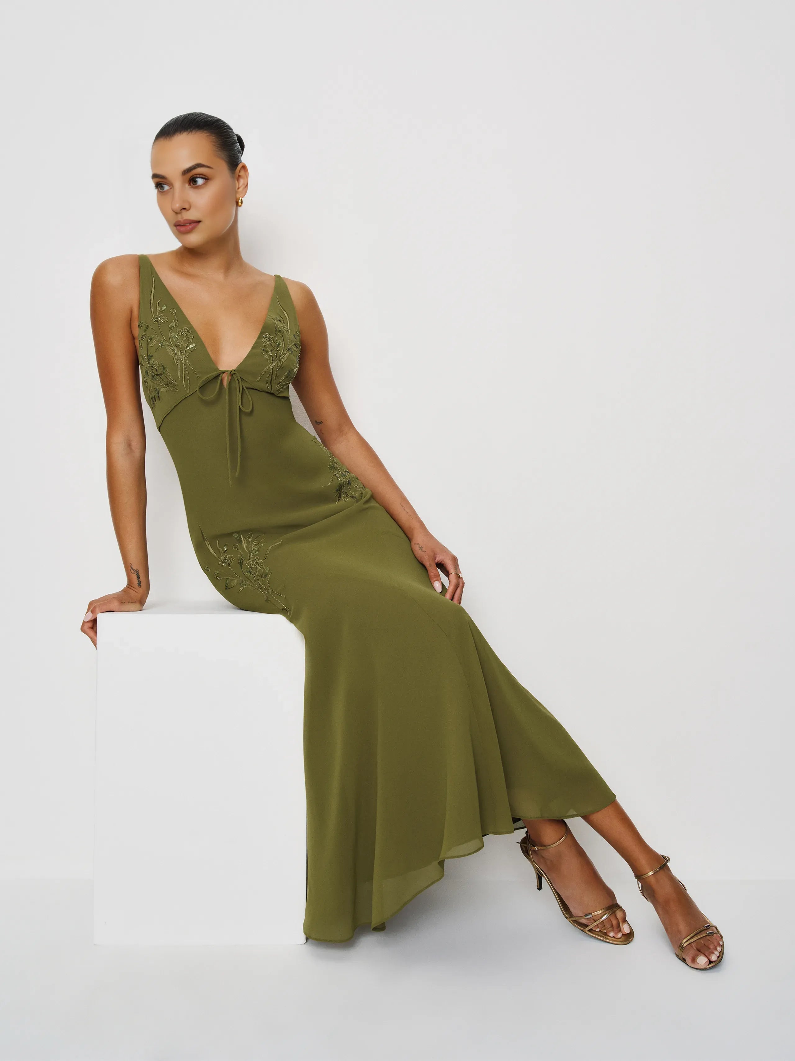 Vintage Mermaid V Neck Regular Straps Floral Applique Backless Moss Midi Prom Dress