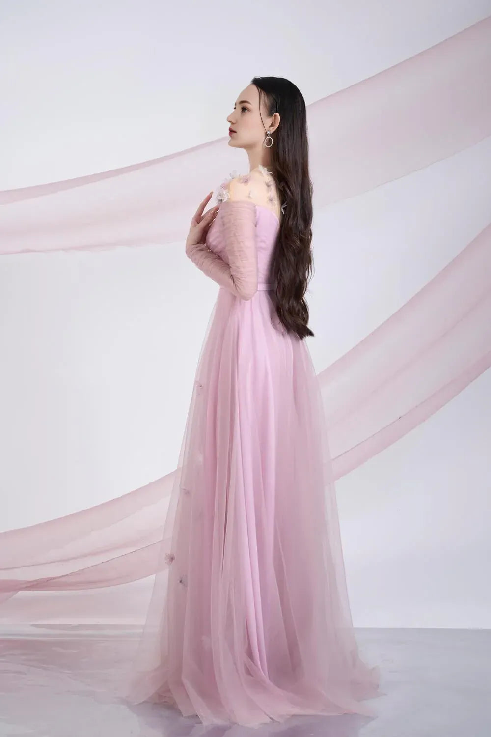 Dress A-line Gathered Round Neck Sheer Maxi Dress Vintage Pleats Prom Dress With Flower