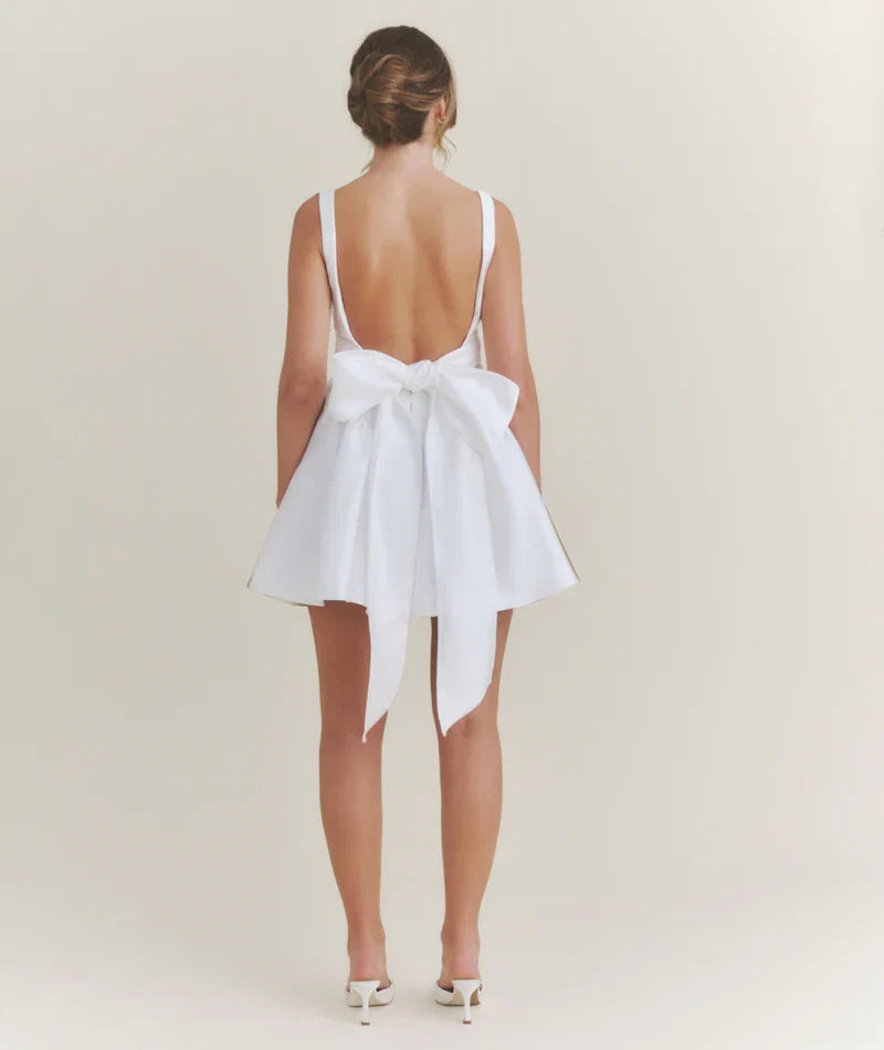 White Dress Charming Bow Back Pleated Dress Mini Dress A-Line Sleeveless Homecoming Dress