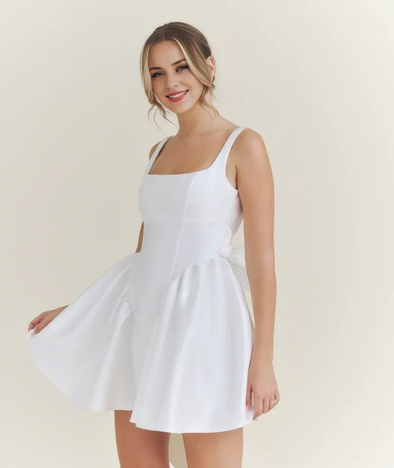 White Dress Charming Bow Back Pleated Dress Mini Dress A-Line Sleeveless Homecoming Dress