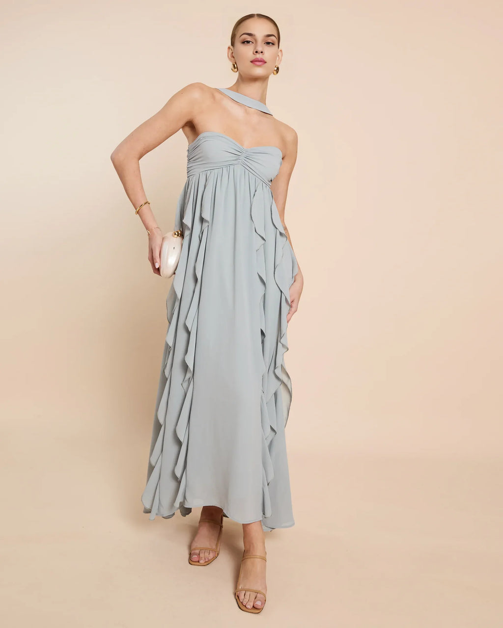 Dress Chic A-Line Floor-Length Sleeveless Party Dresses Halter Neck Solid Color Open Back Ruffles Evening Dress