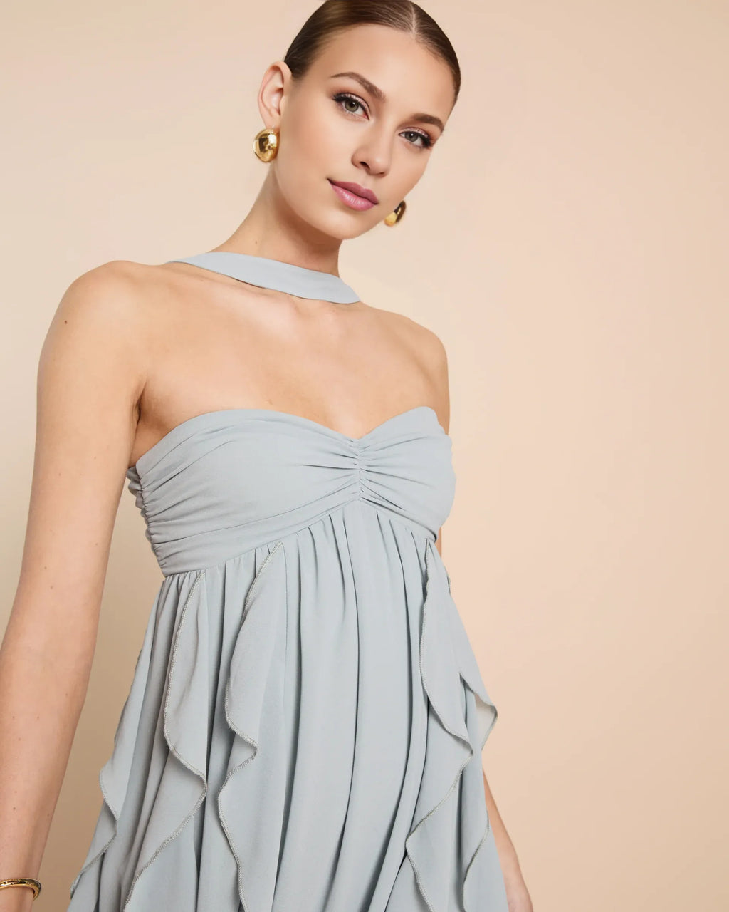Dress Chic A-Line Floor-Length Sleeveless Party Dresses Halter Neck Solid Color Open Back Ruffles Evening Dress
