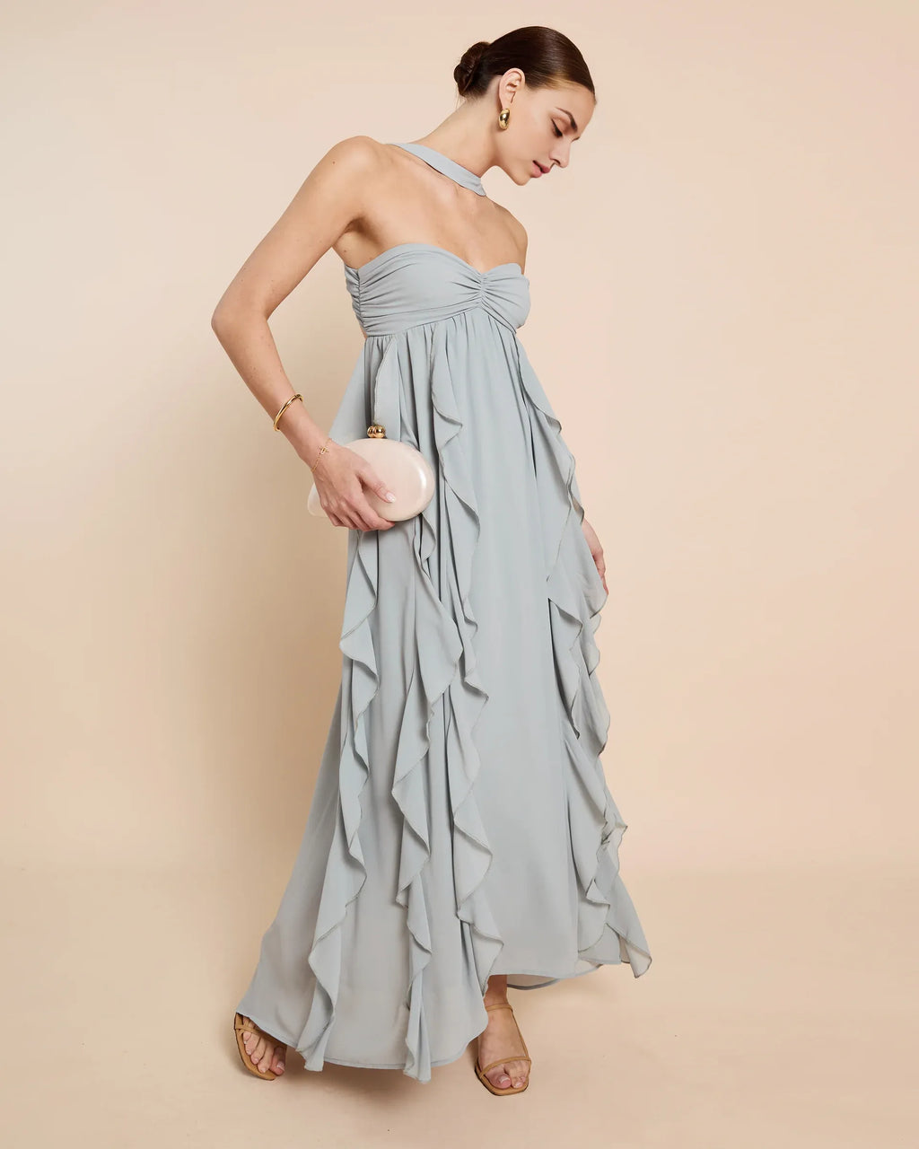Dress Chic A-Line Floor-Length Sleeveless Party Dresses Halter Neck Solid Color Open Back Ruffles Evening Dress