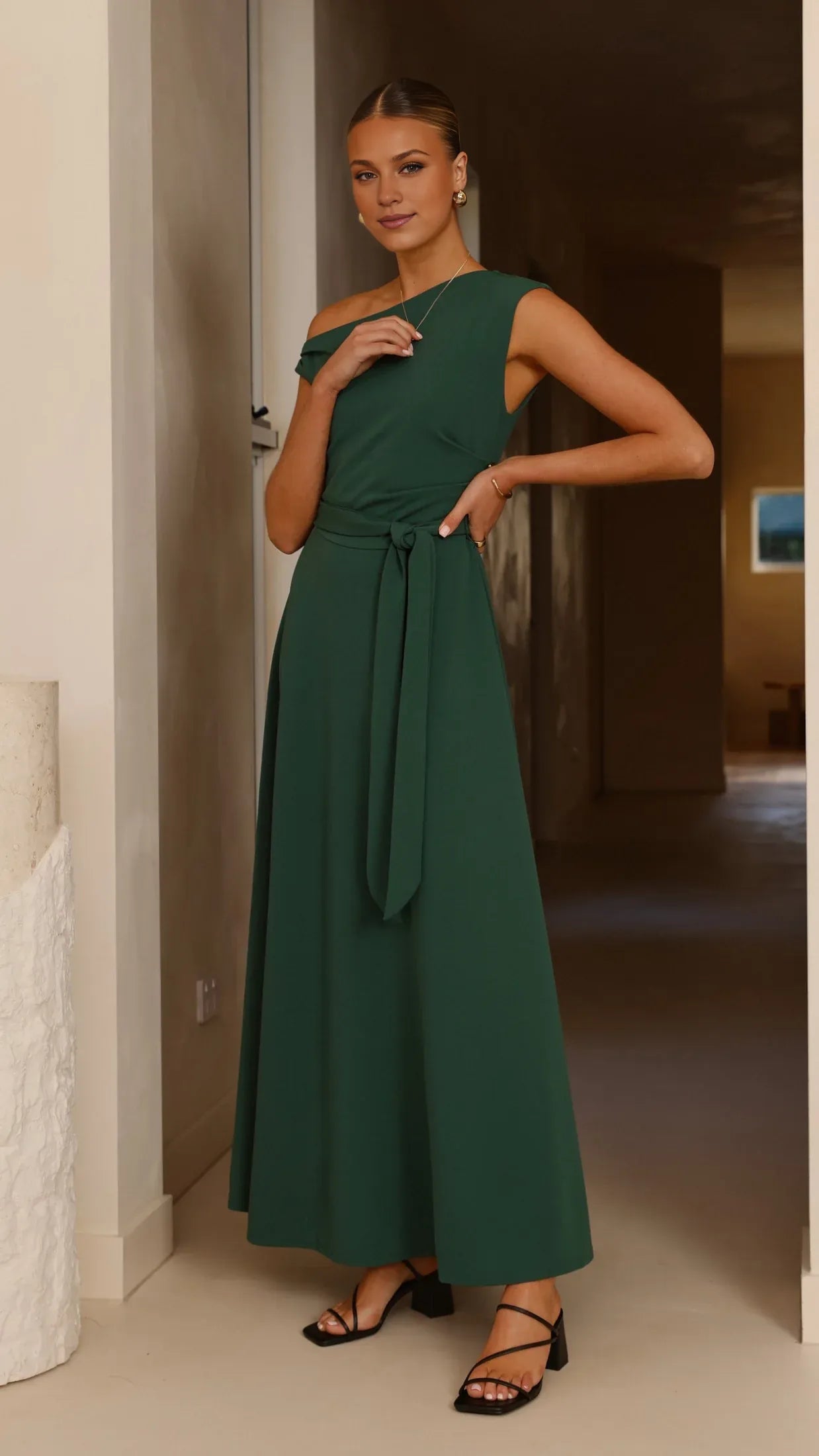 Dress Elegant Asymmetrical Neck Maxi Dress Emerald A-Line Sleeveless Solid Color Belt/Sash Prom Dress