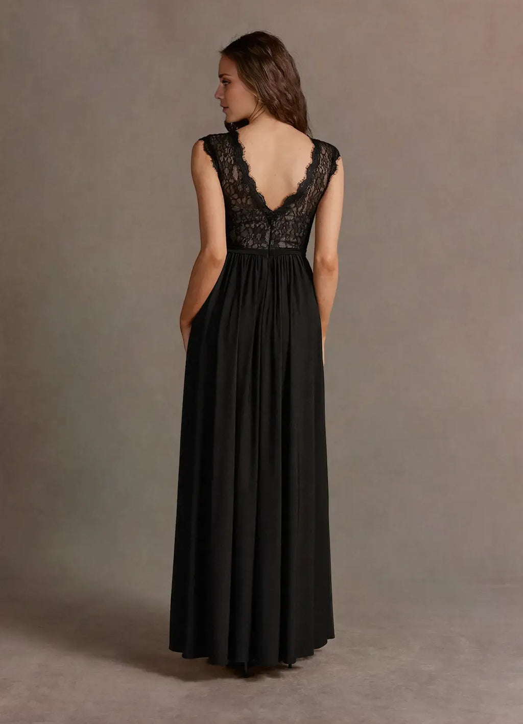 Black Dress Elegant Boat Neck Appliques Maxi Dress Sleeveless Slit A-Line V Back Prom Dress