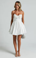Pink Dress Fashion Sweetheart Rosette Detail Fit Mini Dress A-Line Sleeveless Backless Homecoming Dress