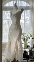 Dress Pure and Elegant Spaghetti Strap Beaded V Back Mermaid Prom Dress