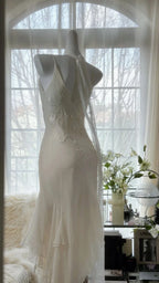 Dress Pure and Elegant Spaghetti Strap Beaded V Back Mermaid Prom Dress