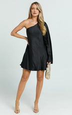 Black Dress Simple One Shoulder Long Sleeve Mini Cocktail Dresses A-Line Solid Color Homecoming Dress