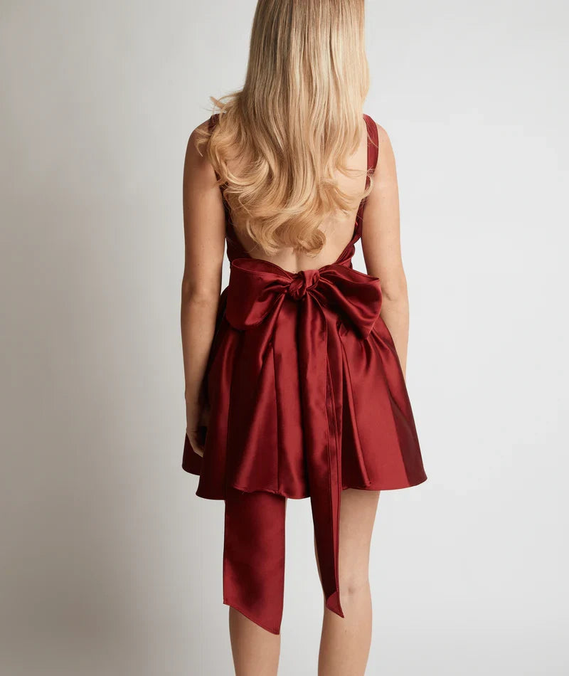 White Dress Charming Bow Back Pleated Dress Mini Dress A-Line Sleeveless Homecoming Dress