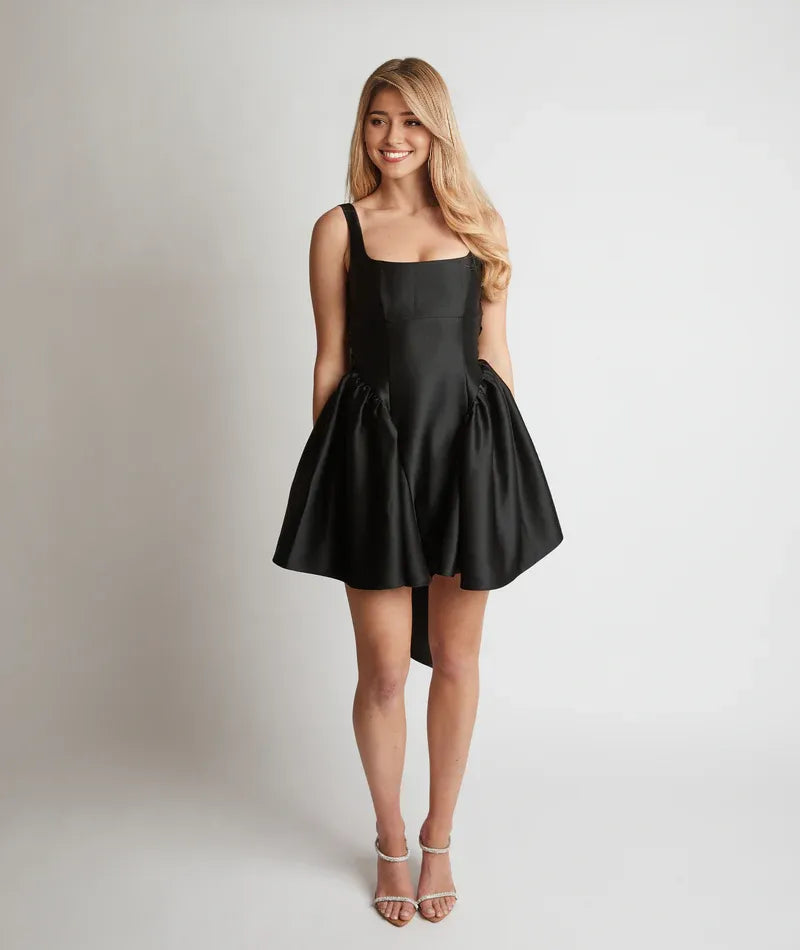 White Dress Charming Bow Back Pleated Dress Mini Dress A-Line Sleeveless Homecoming Dress