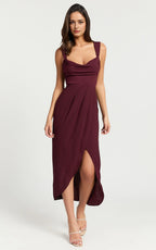 Wine Dress Simple Cowl Neck Draped Midi Cocktail Dresses Sheath Solid Color Regular Straps Prom Dress