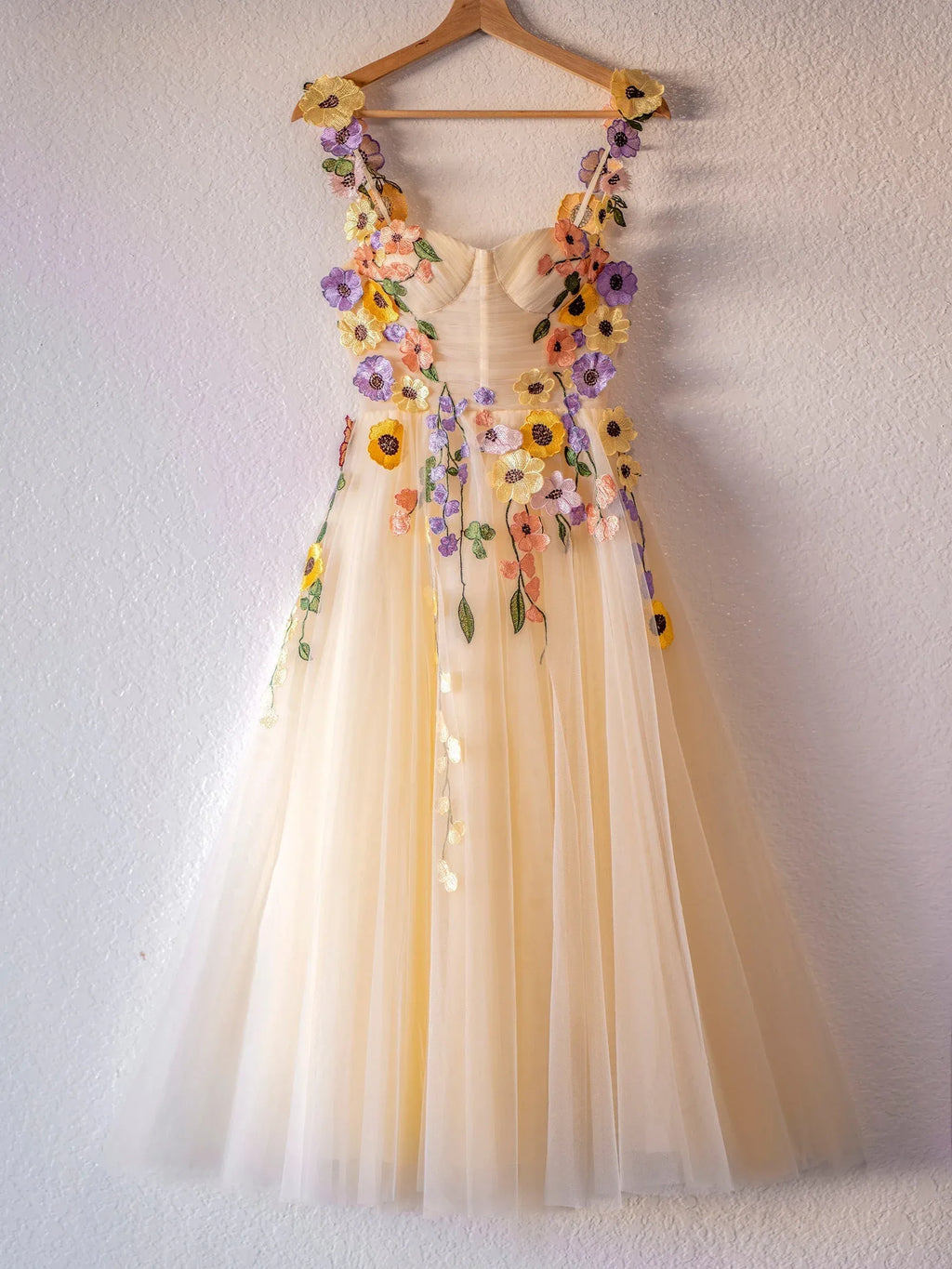Whimsical A-Line Sweetheart Sleeveless Midi Floral Dress