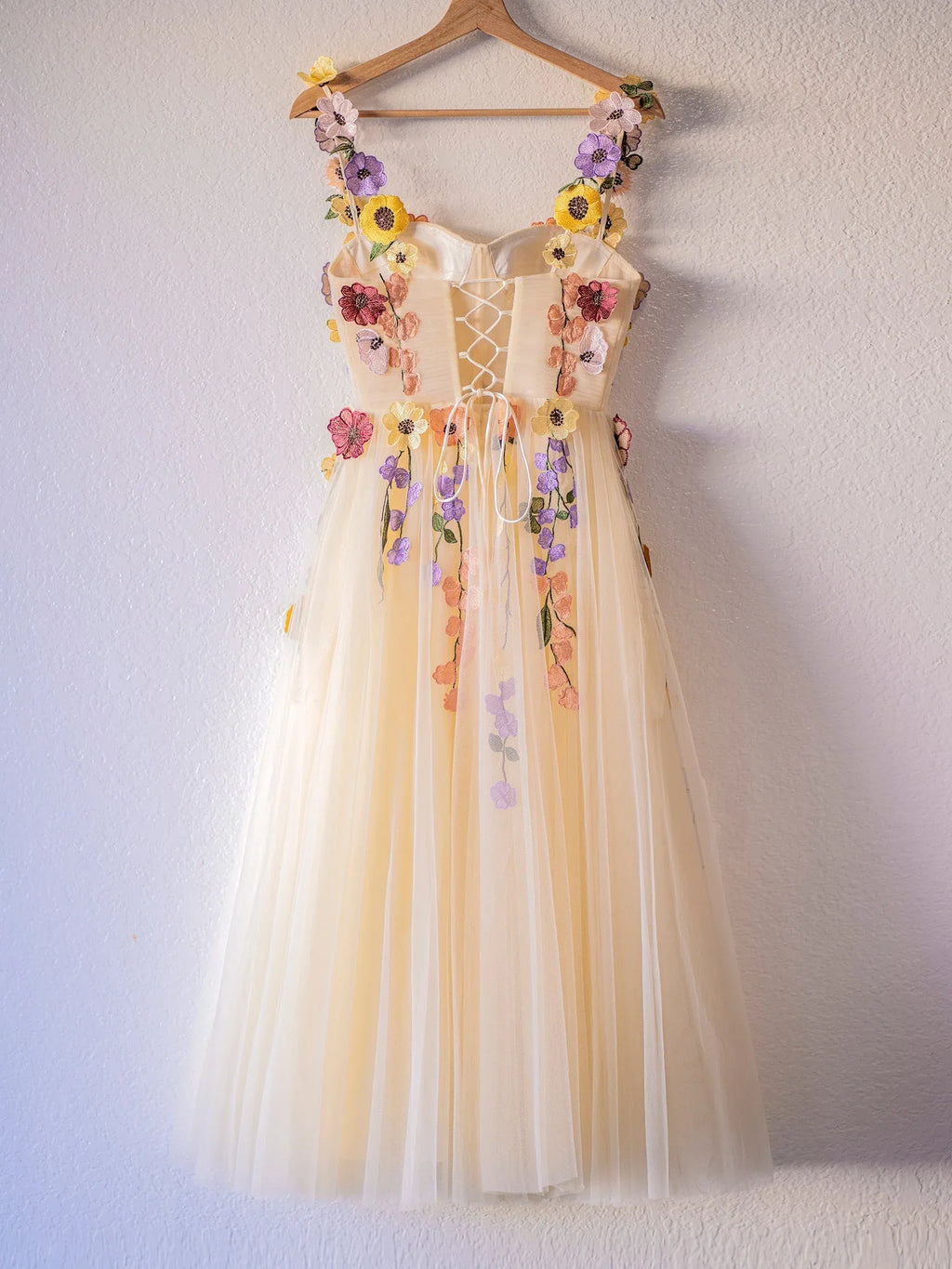 Whimsical A-Line Sweetheart Sleeveless Midi Floral Dress