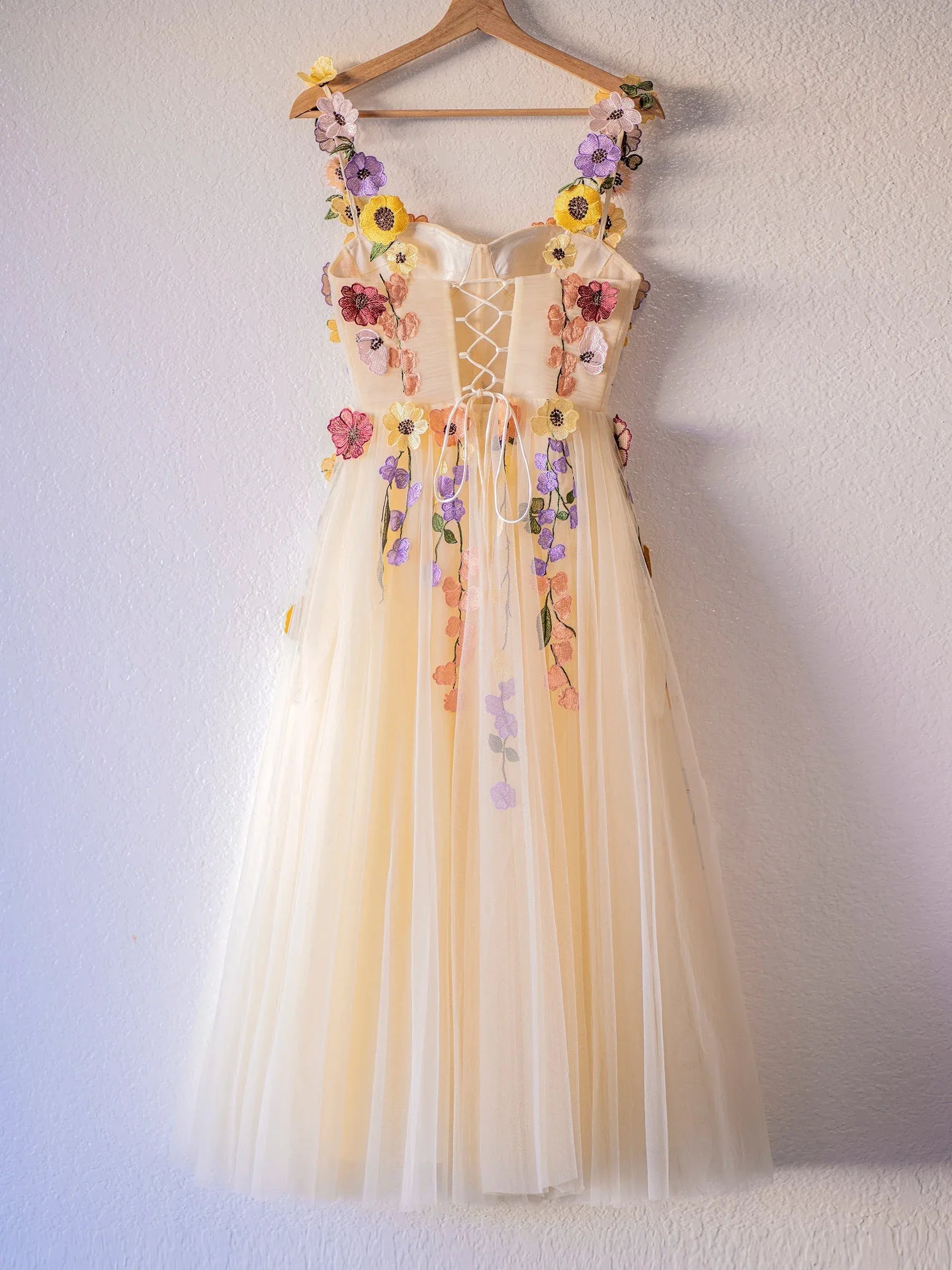 Whimsical A-Line Sweetheart Sleeveless Midi Floral Dress