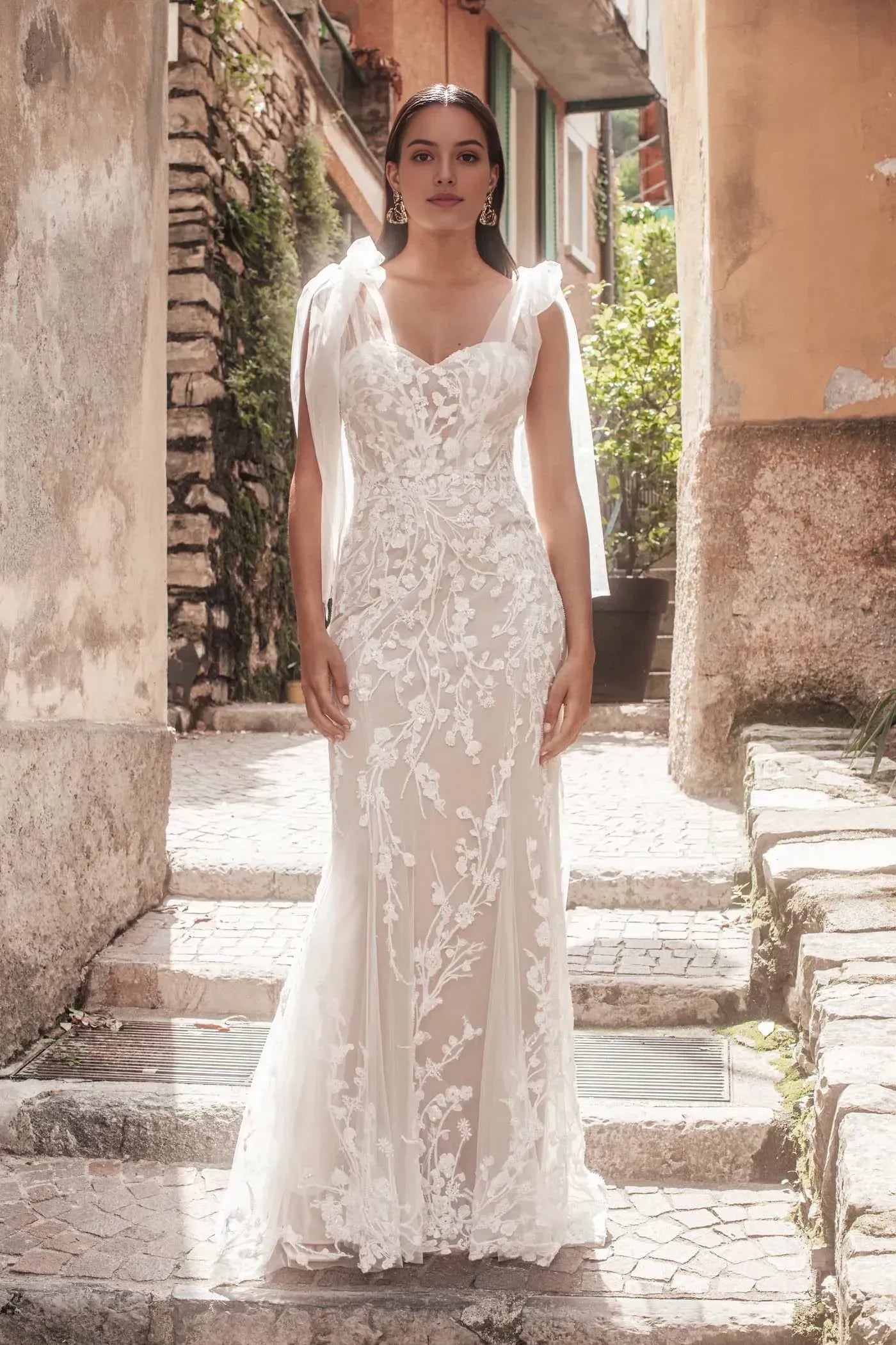 Whimsical Trumpet Sweetheart Neckline Bow Strap Open Back Floor Length Wedding Dress