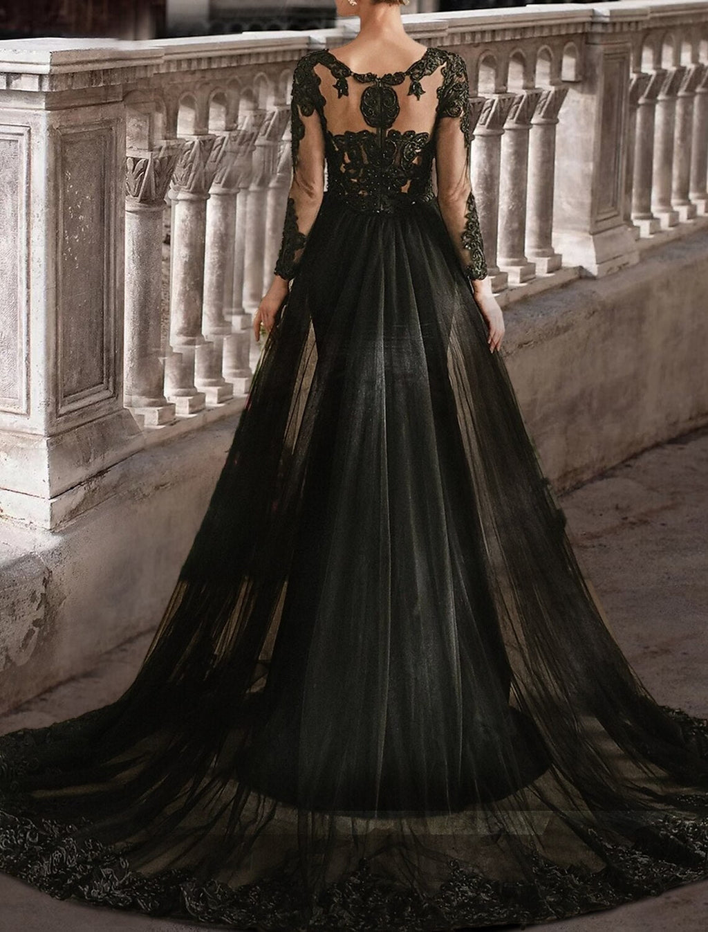 Black Gothic Mermaid Wedding Dress With Lace Beading Appliques For Halloween Brides