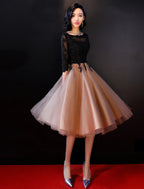 A-Line Celebrity Style Wedding Guest Cocktail Party Dress Boat Neck Backless Half Sleeve Knee Length Lace with Lace Insert Appliques