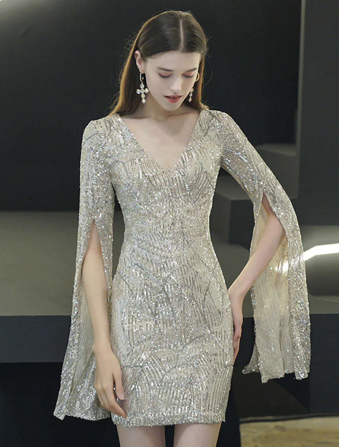 Sheath / Column Sparkle Elegant Homecoming Cocktail Party Dress V Neck Long Sleeve Short / Mini Sequined with Sequin