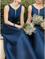 Elegant Blue Satin Sheath Bridesmaid Dress With Scoop Neck For Bridesmaids Sleeveless Floor Length Pleats