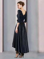 Abito da sposa per la madre della sposa, a trapezio, elegante, asimmetrico, scollo a paletta, lunghezza al ginocchio, in raso e pizzo, maniche a 3/4 con pieghe e applicazioni floreali