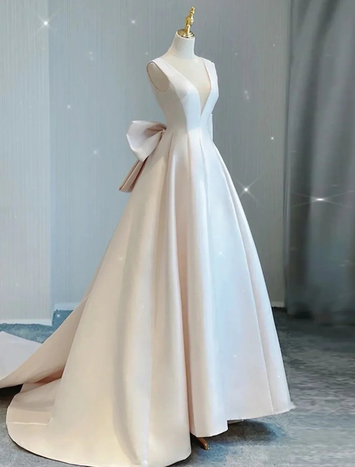 Casual Wedding Dresses Sleeveless V Neck Satin With Bow(s) Pleats