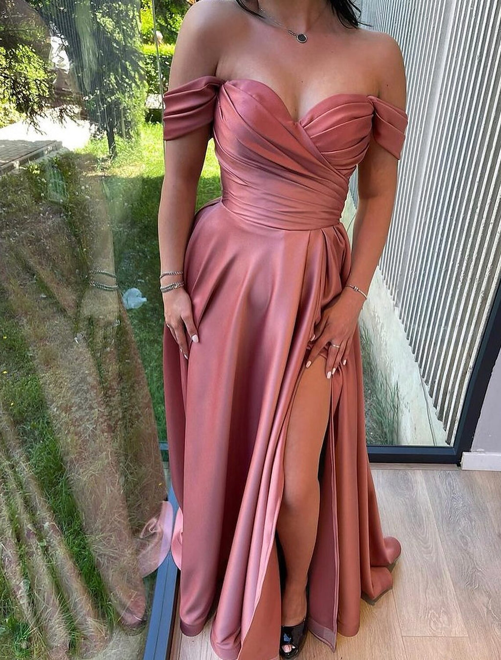 A-Line Prom Dresses High Split Dress Wedding Guest Formal Evening Sweep / Brush Train Short Sleeve Off Shoulder Satin with Slit Pure Color
