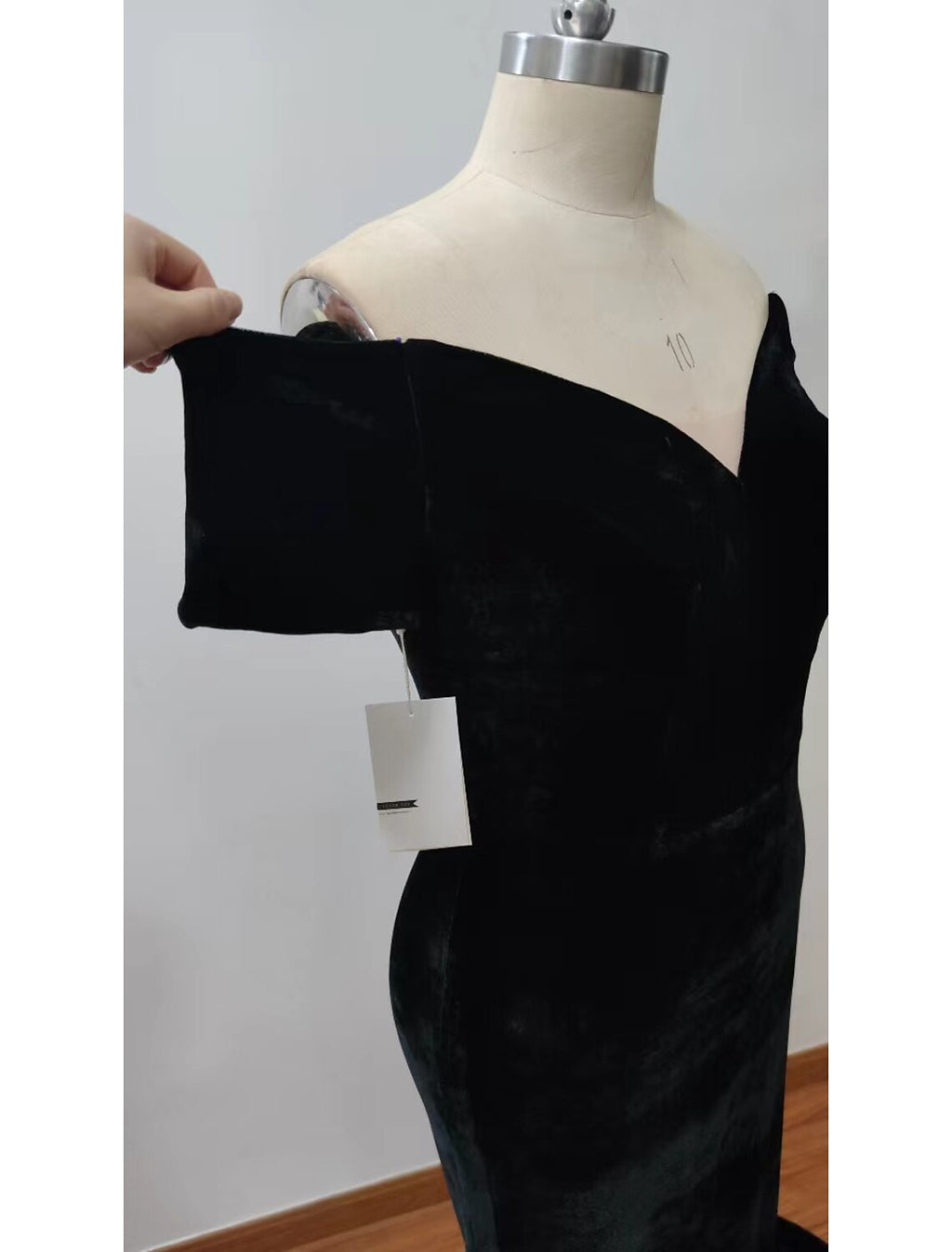 Mermaid / Trumpet Evening Gown Celebrity Style Dress Prom Formal Evening Sweep / Brush Train Short Sleeve V Neck Velvet with Sleek