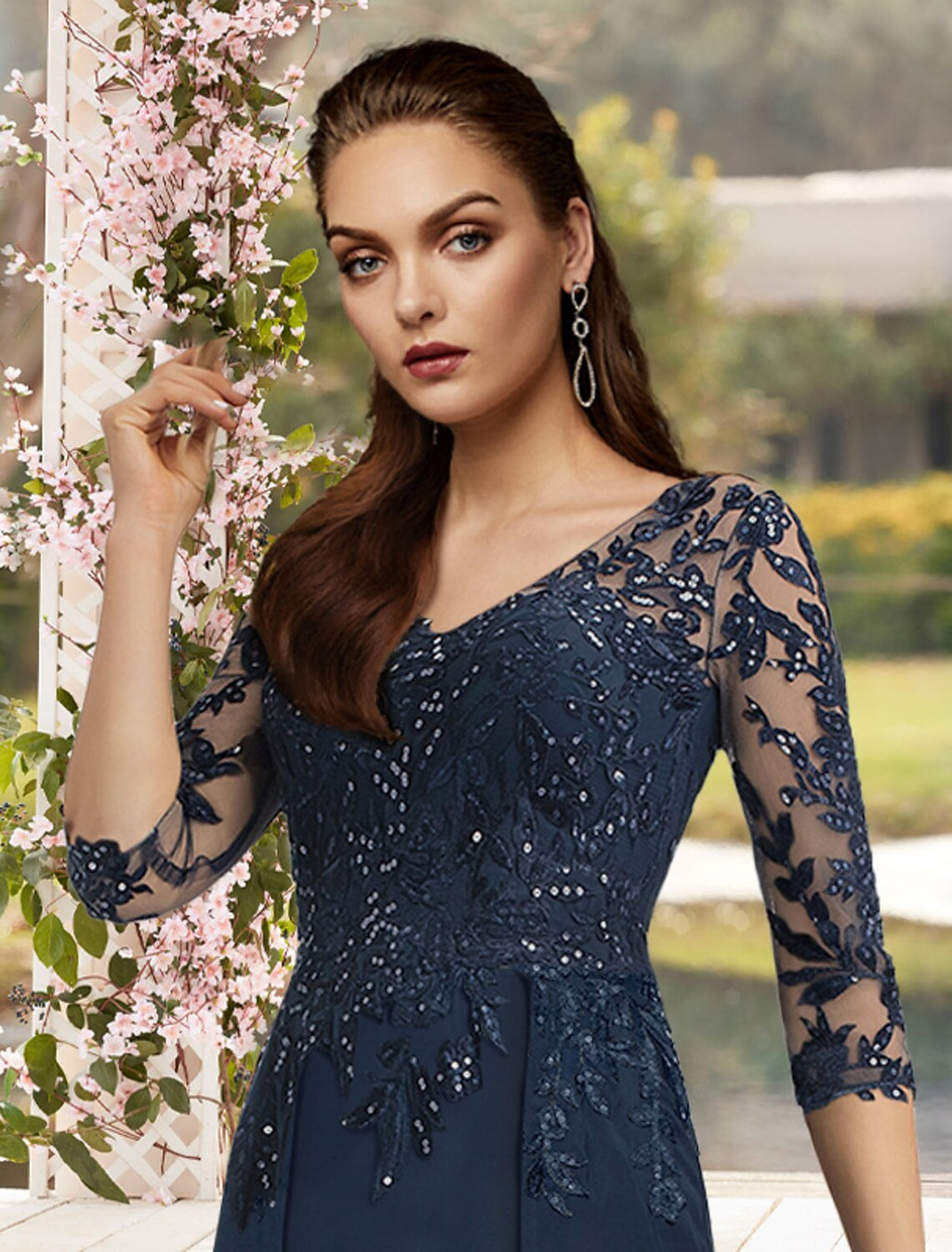 Sheath / Column Mother of the Bride Dress Elegant Sparkle & Shine V Neck Floor Length Chiffon Lace 3/4 Length Sleeve with Sequin Appliques