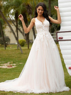 A-Line/Princess Tulle Lace V-neck Sleeveless Court Train Wedding Dresses