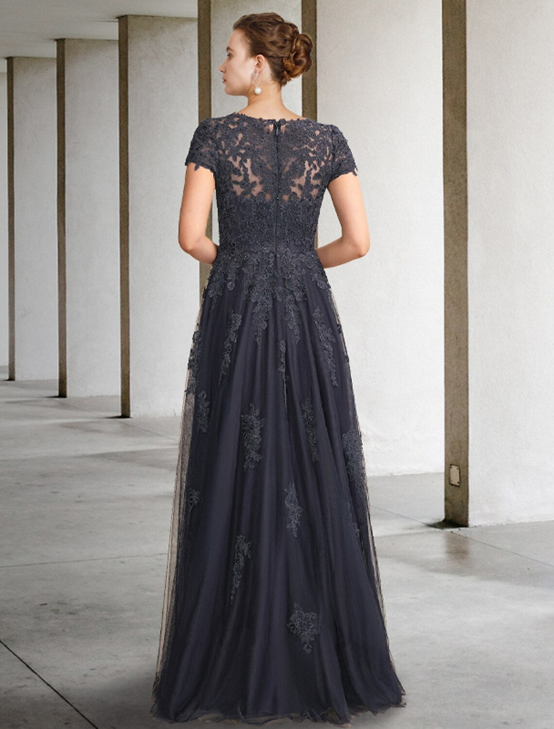 Abito da ballo per la madre della sposa lussuoso elegante con scollo a gioiello, lungo fino al pavimento, in pizzo e tulle, a maniche corte, con cristalli e applicazioni