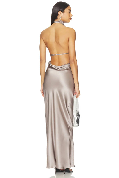 Robe de bal longue sans manches à col roulé, dos drapé et coupe fourreau de luxe