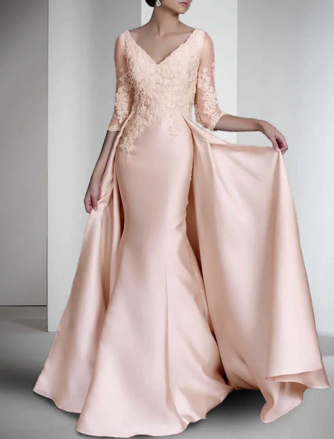 Sheath / Column Mother of the Bride Dress Formal Wedding Guest Elegant V Neck Sweep / Brush Train Satin Lace Sequined Half Sleeve with Appliques