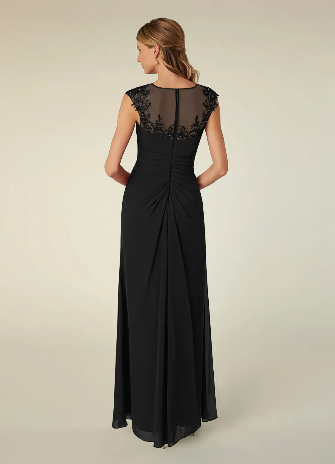 Black Dress A-Line Scoop Neck Sequins Mother of the Groom Dresses Elegant Illusion Cap Sleeves Leg Slit Evening Dress