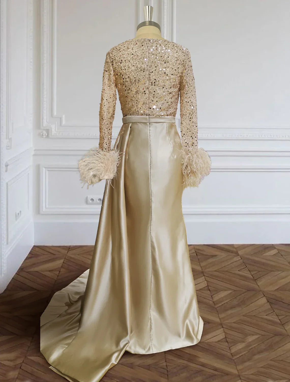 Mermaid / Trumpet Evening Gown Elegant Dress Formal Wedding Court Train Long Sleeve V Neck Satin with Feather Glitter Ruched