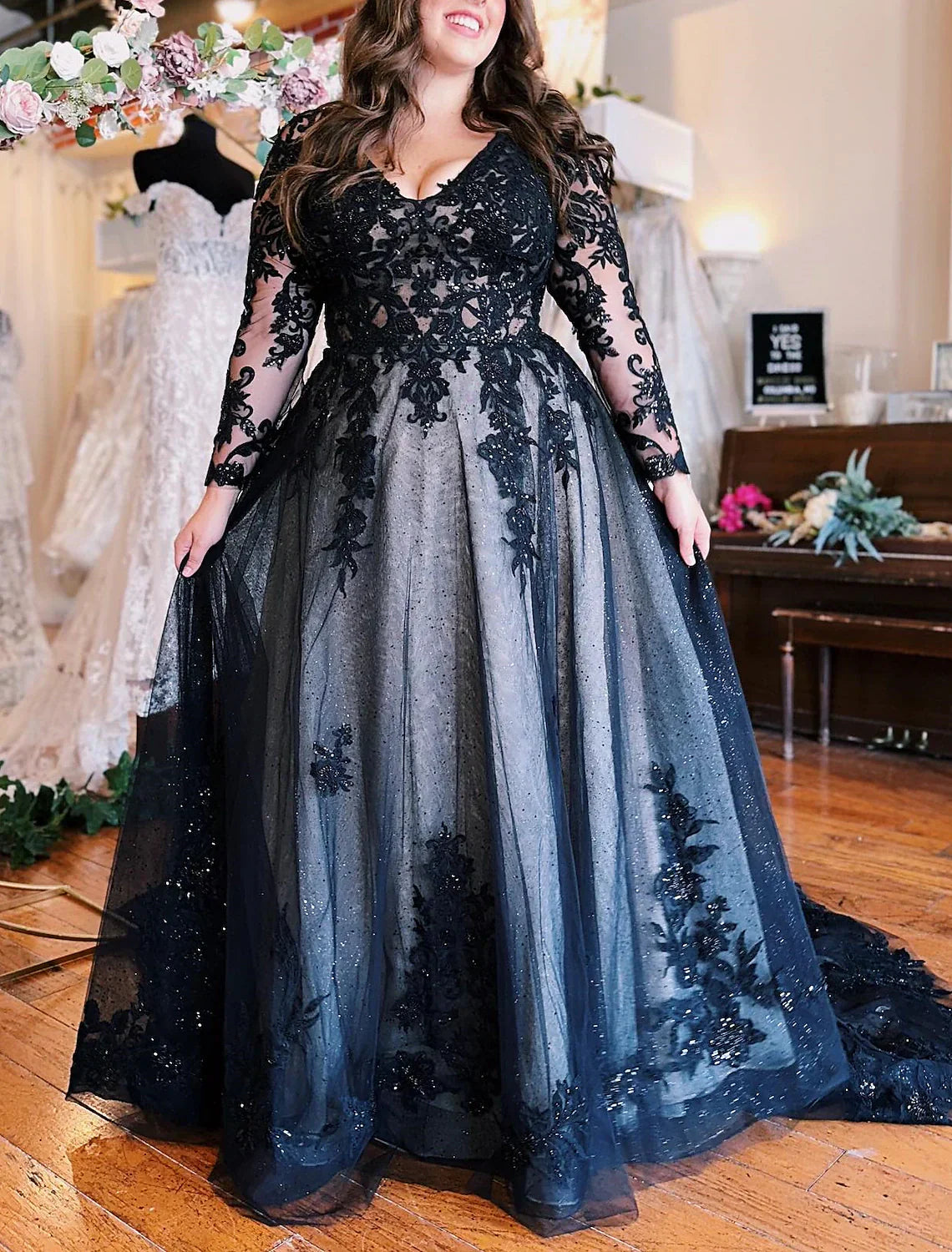A-Line Evening Gown Black Dress Plus Size Formal Wedding Court Train Sleeveless V Neck Fall Wedding Reception Tulle with Slit Appliques