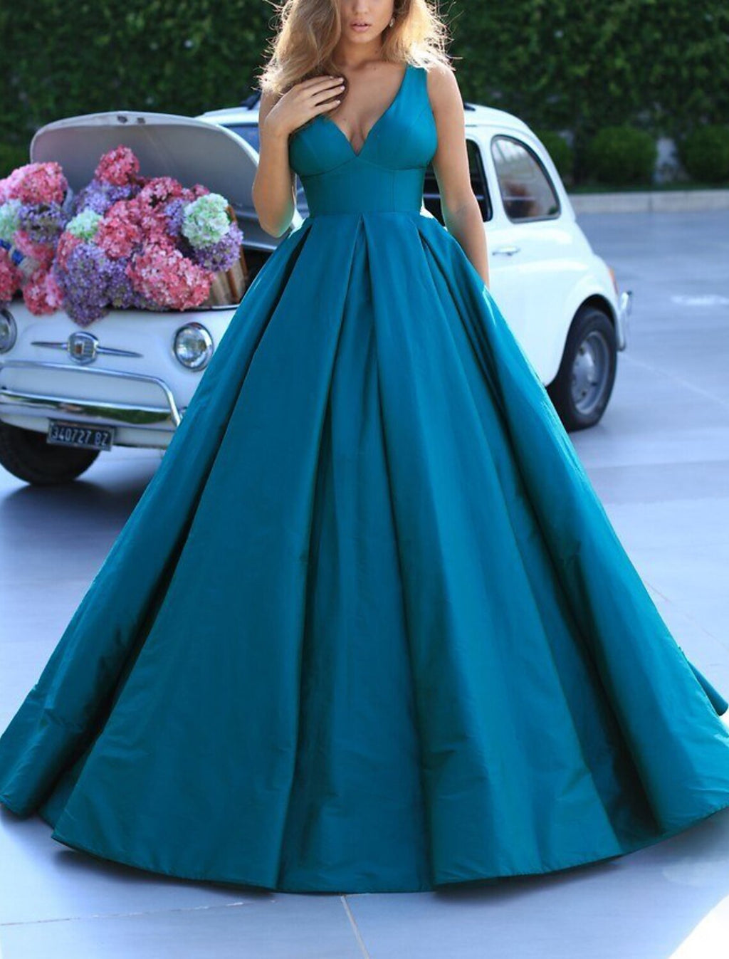 Ball Gown Minimalist Elegant Quinceanera Prom Dress V Neck Sleeveless Sweep / Brush Train Satin with Pleats