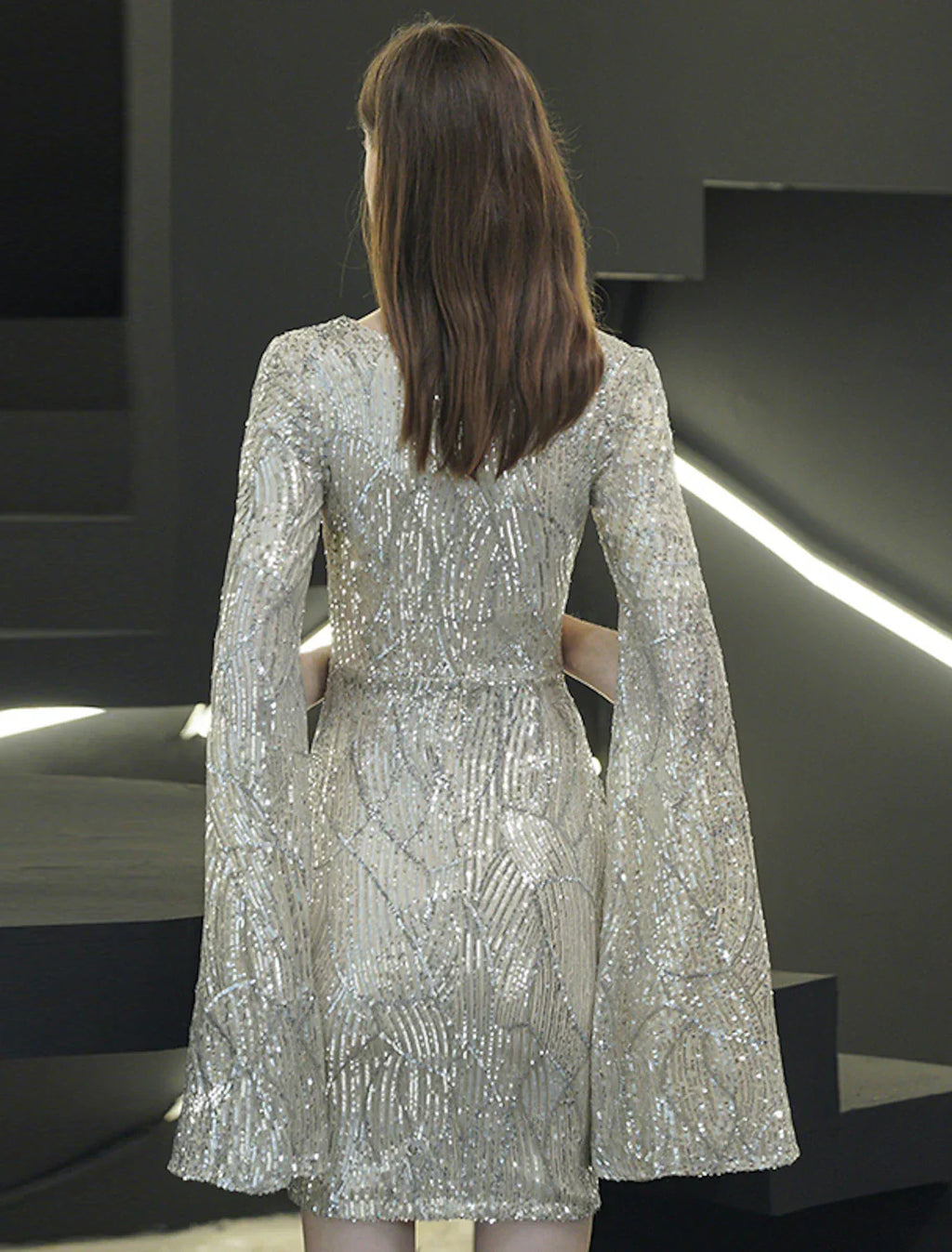 Sheath / Column Sparkle Elegant Homecoming Cocktail Party Dress V Neck Long Sleeve Short / Mini Sequined with Sequin
