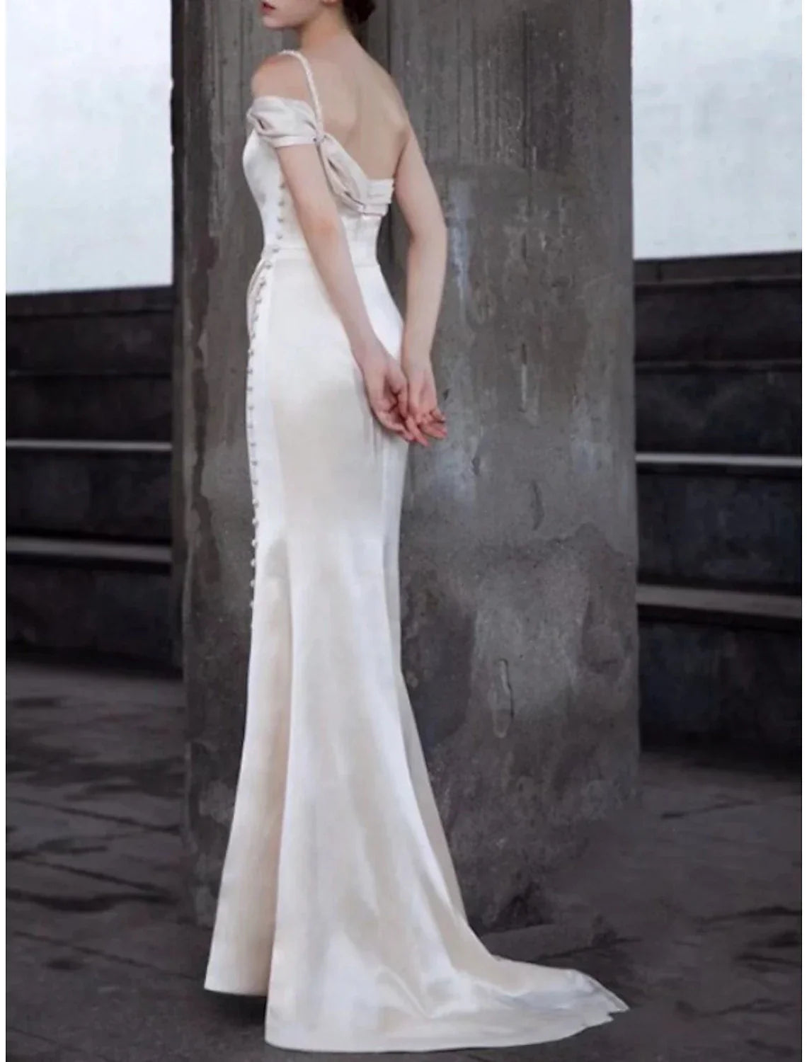 Vintage Casual Wedding Dresses Sheath / Column One Shoulder Cap Sleeve Sweep / Brush Train Satin Bridal Gowns With Ruched Split Front
