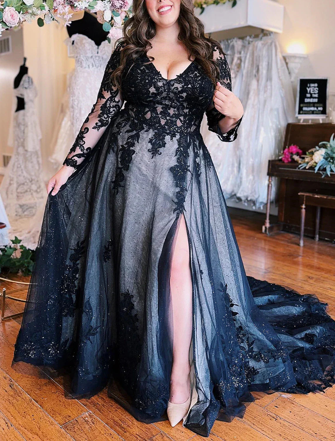 A-Line Evening Gown Black Dress Plus Size Formal Wedding Court Train Sleeveless V Neck Fall Wedding Reception Tulle with Slit Appliques