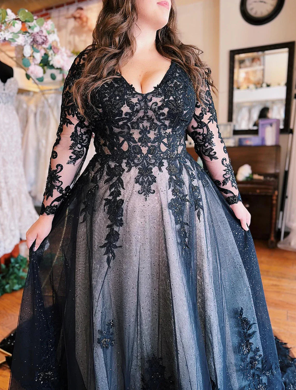 A-Line Evening Gown Black Dress Plus Size Formal Wedding Court Train Sleeveless V Neck Fall Wedding Reception Tulle with Slit Appliques