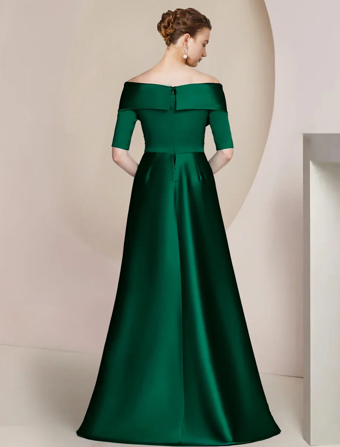 Guaina/Colonna Abito da madre della sposa Abito da invitata a un matrimonio formale Abito da festa elegante formale in raso a mezza manica con scollo a barca lungo fino al pavimento con sovragonna arricciata