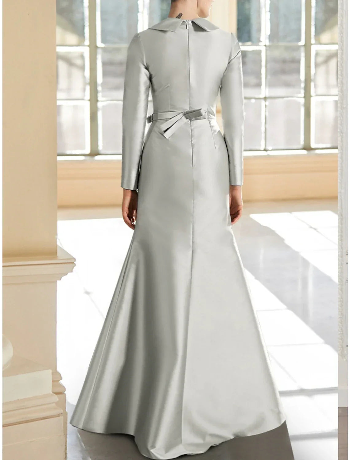Mermaid / Trumpet Mother of the Bride Dress Wedding Guest Elegant V Neck Floor Length Satin Long Sleeve with Bow(s) Ruching